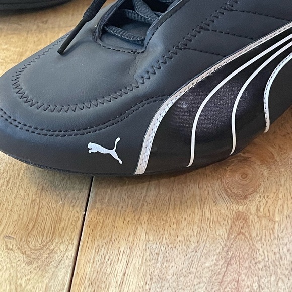 Athletic_Shoes